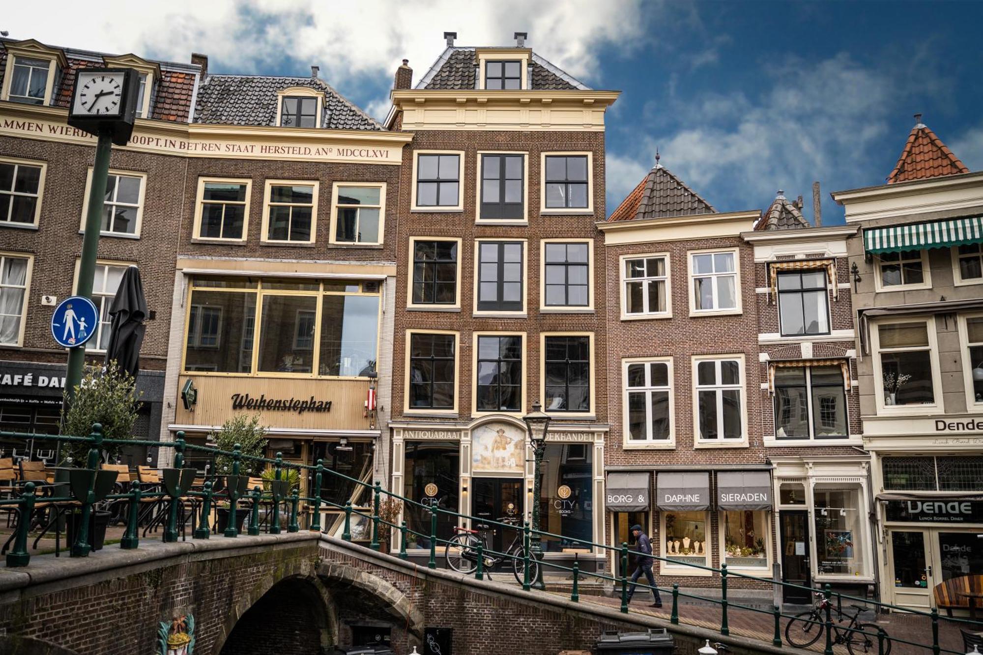 Cty Books Hotell Leiden Exteriör bild